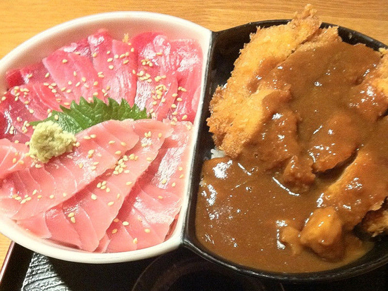 小平町すみれ オロロンラインのコスパ満点の海鮮丼 あれdo これdo 北海道