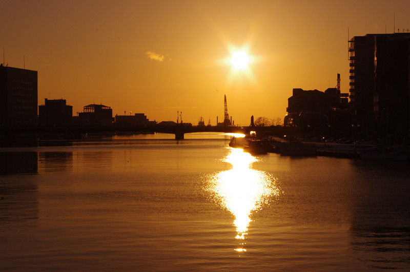 世界三大夕日の町釧路 幣舞橋 ぬさまいばし から絶景の夕日を見よう あれdo これdo 北海道