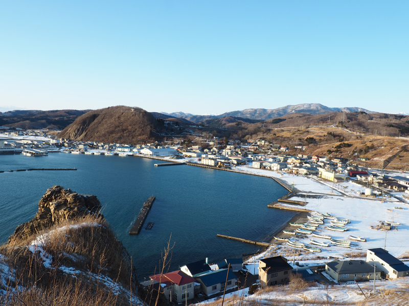 エンルム岬 柱状節理の鋭利な岩山から眺める様似西海岸の絶景スポット あれdo これdo 北海道